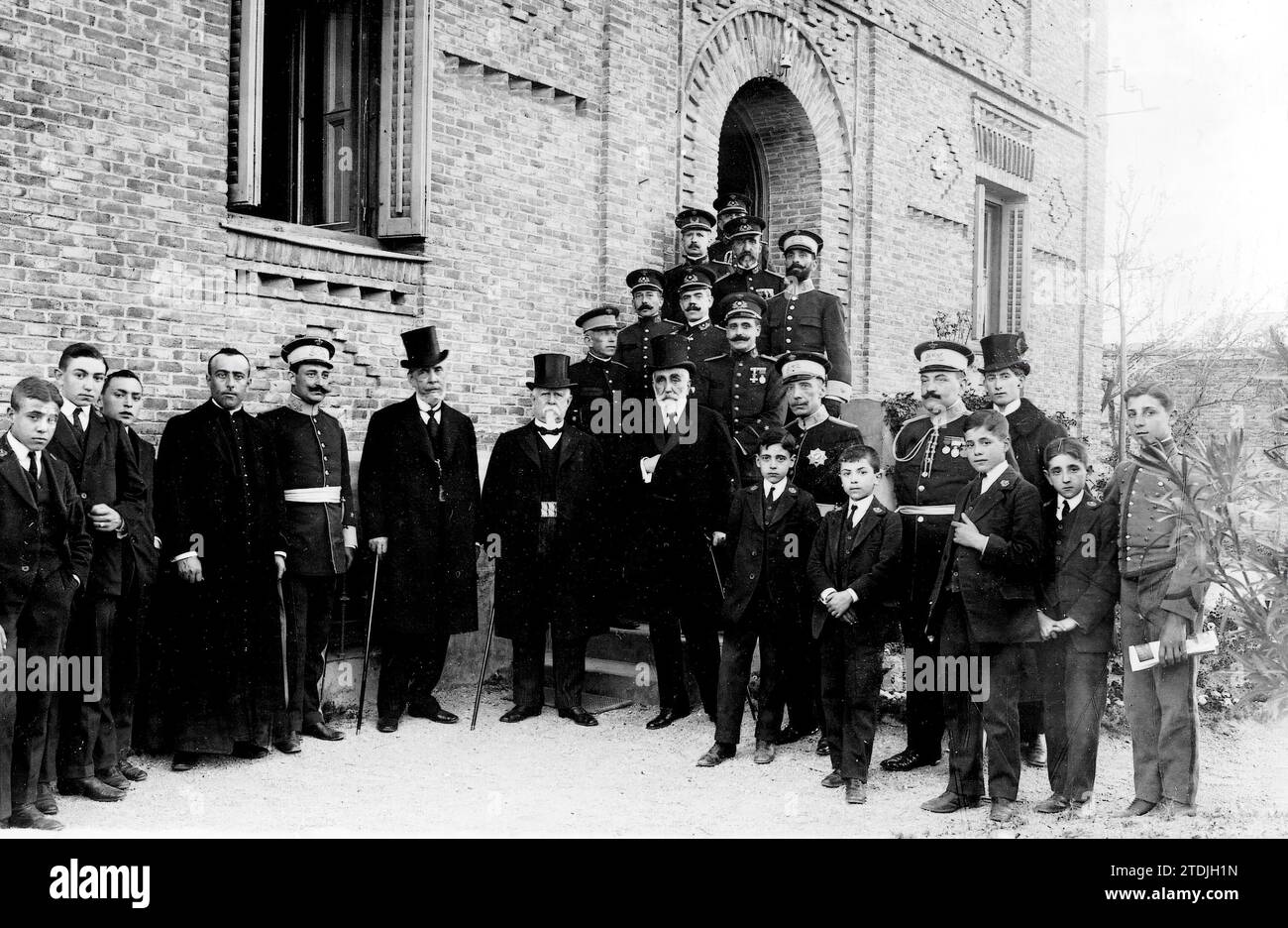 03/26/1912. At the school of our Lady of the Conception. The Captain General, D. Mariano de Azcárraga, accompanied by Generals D. Pedro Altayon and D. José de la Calle, in the visit they made yesterday to the school of Our Lady of the Conception. Credit: Album / Archivo ABC / Rivero Stock Photo