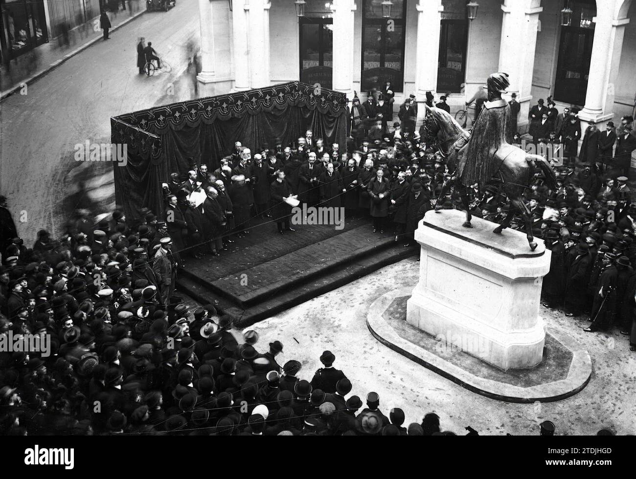 02/25/1914. Tribute to Edward VII in Paris. Monument recently inaugurated in the Plaza de Eduardo VII in memory of this English monarch. Credit: Album / Archivo ABC / M. Rol Stock Photo