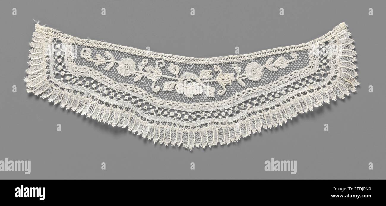 Application side with a flower branch and decorative frame, anonymous, c. 1870 - c. 1890 Cuff of natural -colored Brussels Application side: mixed side - bobbin with a needle -lace decorative soil - Applicated on mechanical tulle. Strip -shaped model with a broadening in the middle. Symmetrical pattern of a cracked branch with flowers and leaves and a rose in the middle, applied on mechanical tulle. The motifs are made in linen battle with sparingly applied recesses and with thin, shiny contour threads. Wire bundles ensure relief contours that accentuate petals and leaves. This pattern is fram Stock Photo
