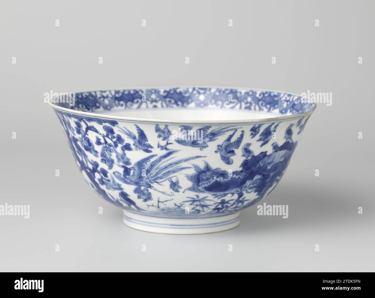 Slop bowl, anonymous, c. 1700 Klock -shaped bowl of porcelain, painted ...