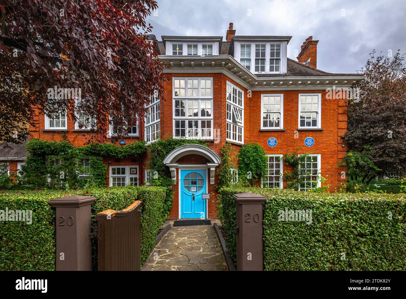 STREET FACADE SIGMUND FREUD (18561939) FREUD MUSEUM (1982) 20