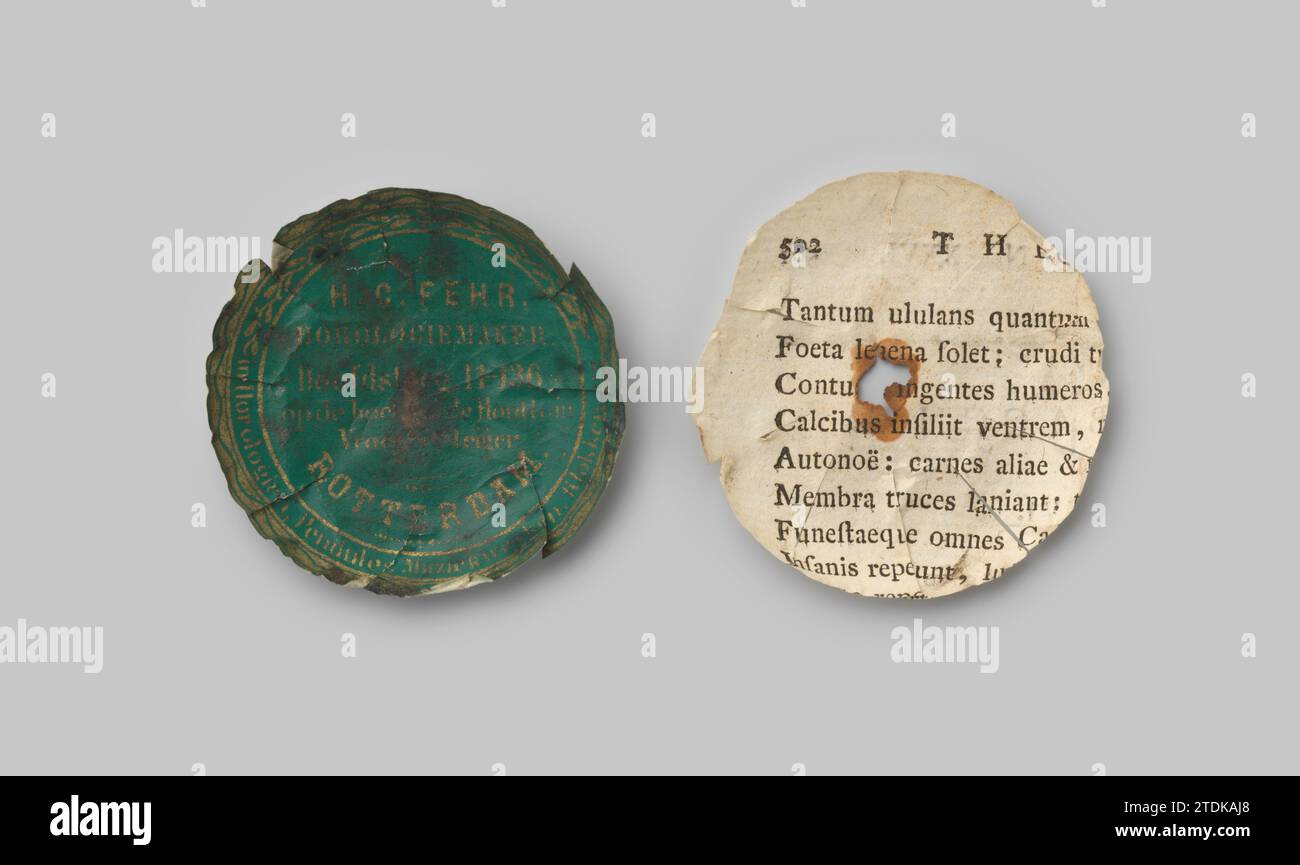 Document belonging to a watch, c. 1750 - c. 1800 Green paper, which was pasted in the cupboard: H.C. Fehr watchmaker. Hoofdsteeg 11-136. On the corner of the Houttuin, formerly Steiger, Rotterdam in watches, pendules, music works, clocks. clockmaker: Switzerlandjeweler: Great BritainRotterdamclockmaker: London paper Green paper, which was pasted in the cupboard: H.C. Fehr watchmaker. Hoofdsteeg 11-136. On the corner of the Houttuin, formerly Steiger, Rotterdam in watches, pendules, music works, clocks. clockmaker: Switzerlandjeweler: Great BritainRotterdamclockmaker: London paper Stock Photo