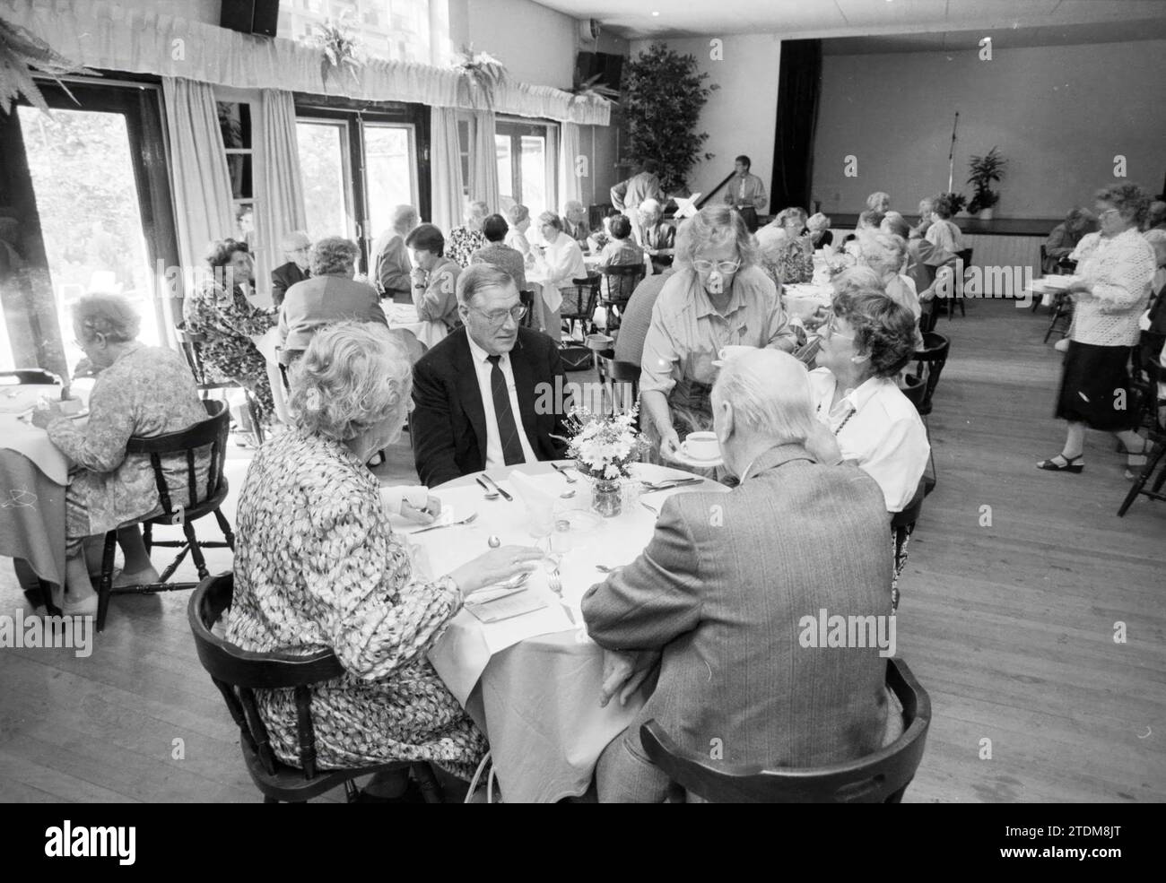 Open table village hall bdaal hires stock photography and images Alamy