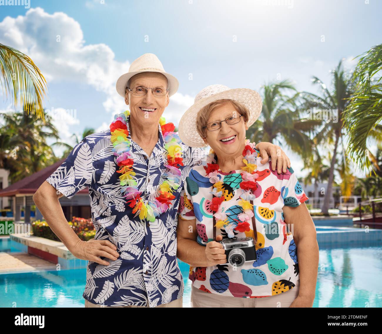 Elderly woman swimming hat hi-res stock photography and images - Alamy