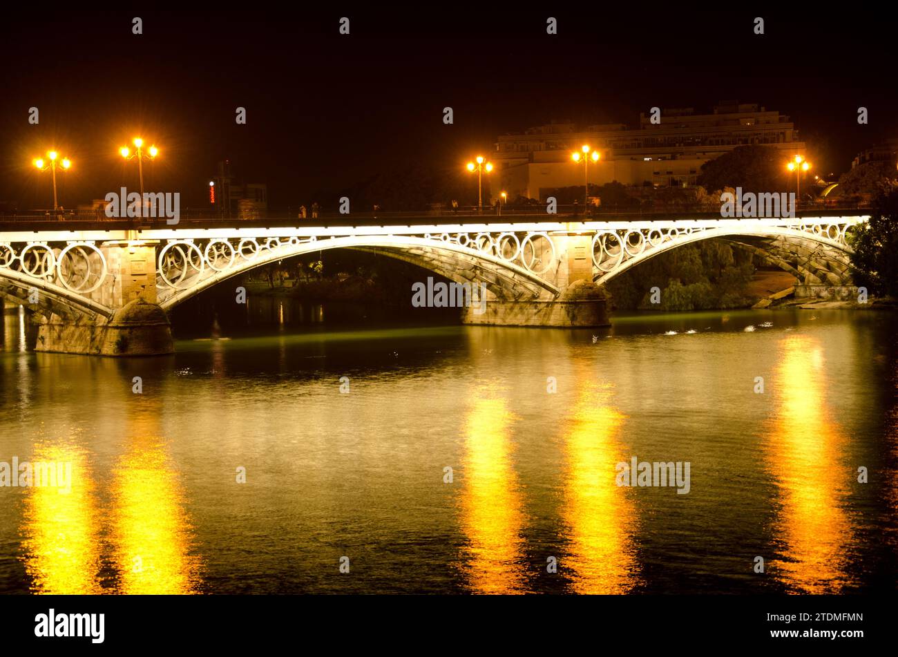 Puente de triana sevilla hi-res stock photography and images - Alamy