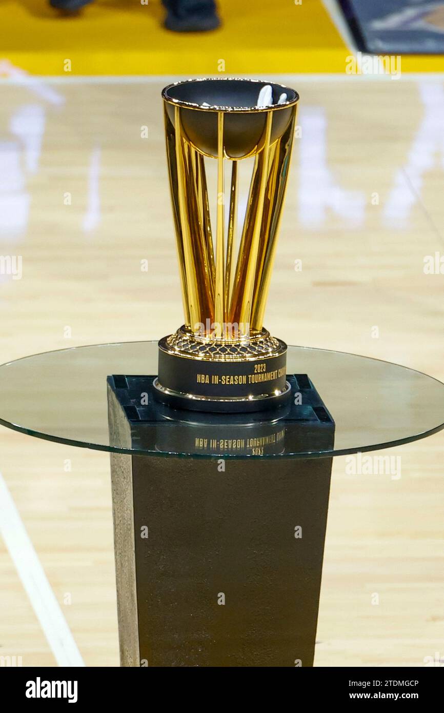https://c8.alamy.com/comp/2TDMGCP/los-angeles-united-states-18th-dec-2023-a-los-angeles-lakers-2023-nba-in-season-tournament-champions-trophy-is-unveiled-prior-to-an-nba-basketball-game-against-the-new-york-knicks-at-cryptocom-arena-final-score-knicks-114109-lakers-credit-sopa-images-limitedalamy-live-news-2TDMGCP.jpg