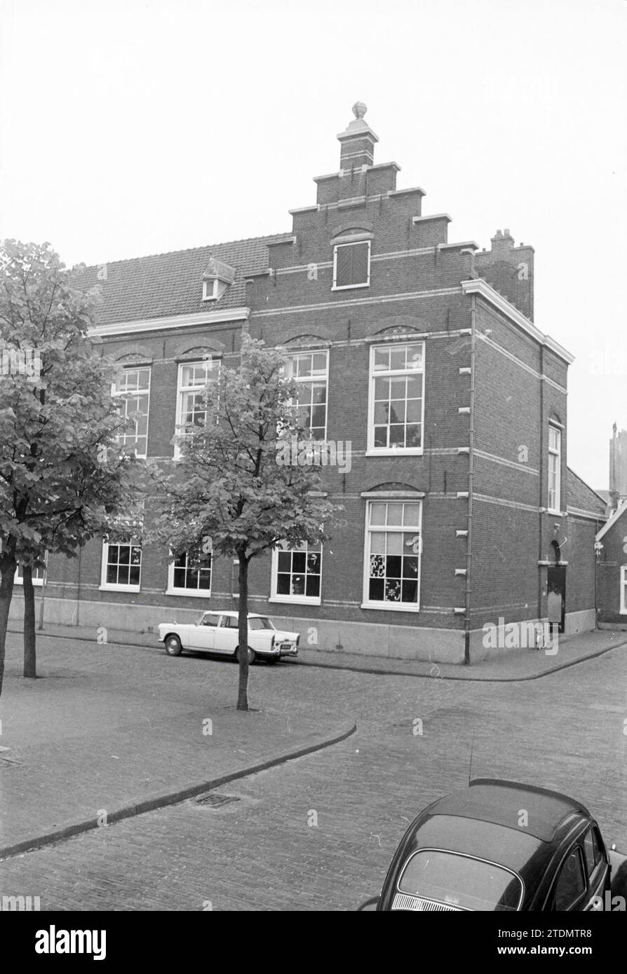 Ext. youth center De Til, Exterior, 07-06-1971, Whizgle News from the Past, Tailored for the Future. Explore historical narratives, Dutch The Netherlands agency image with a modern perspective, bridging the gap between yesterday's events and tomorrow's insights. A timeless journey shaping the stories that shape our future Stock Photo