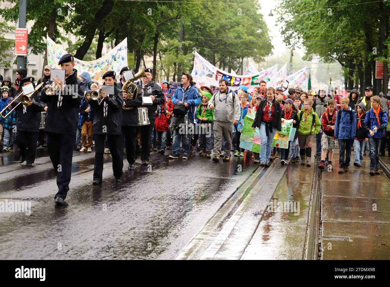 Vienna, Austria. April 26, 2014. Peace campaign by 2000 scouts on Vienna's Heldenplatz Stock Photo