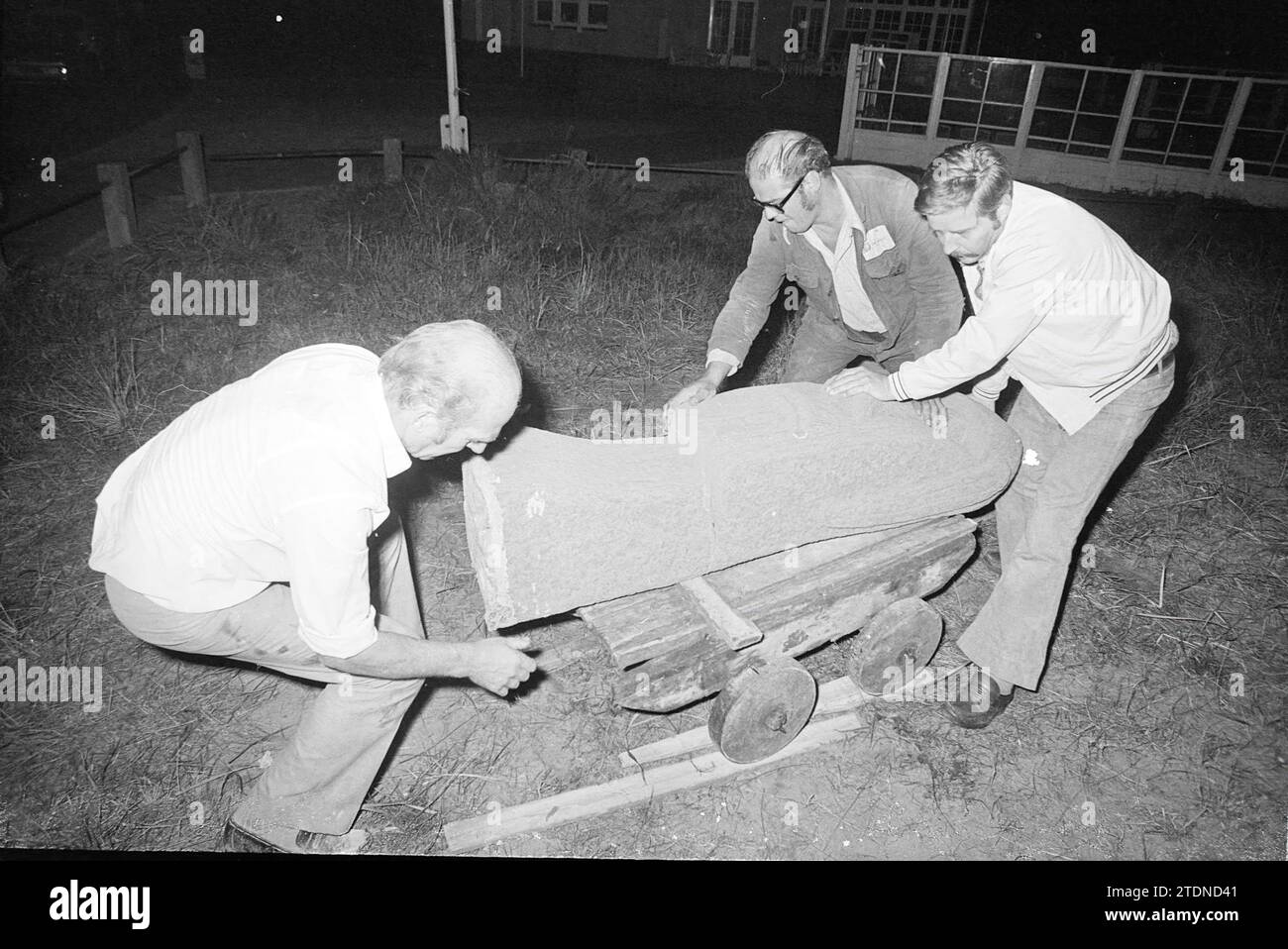 Pedestal dutch hires stock photography and images Alamy