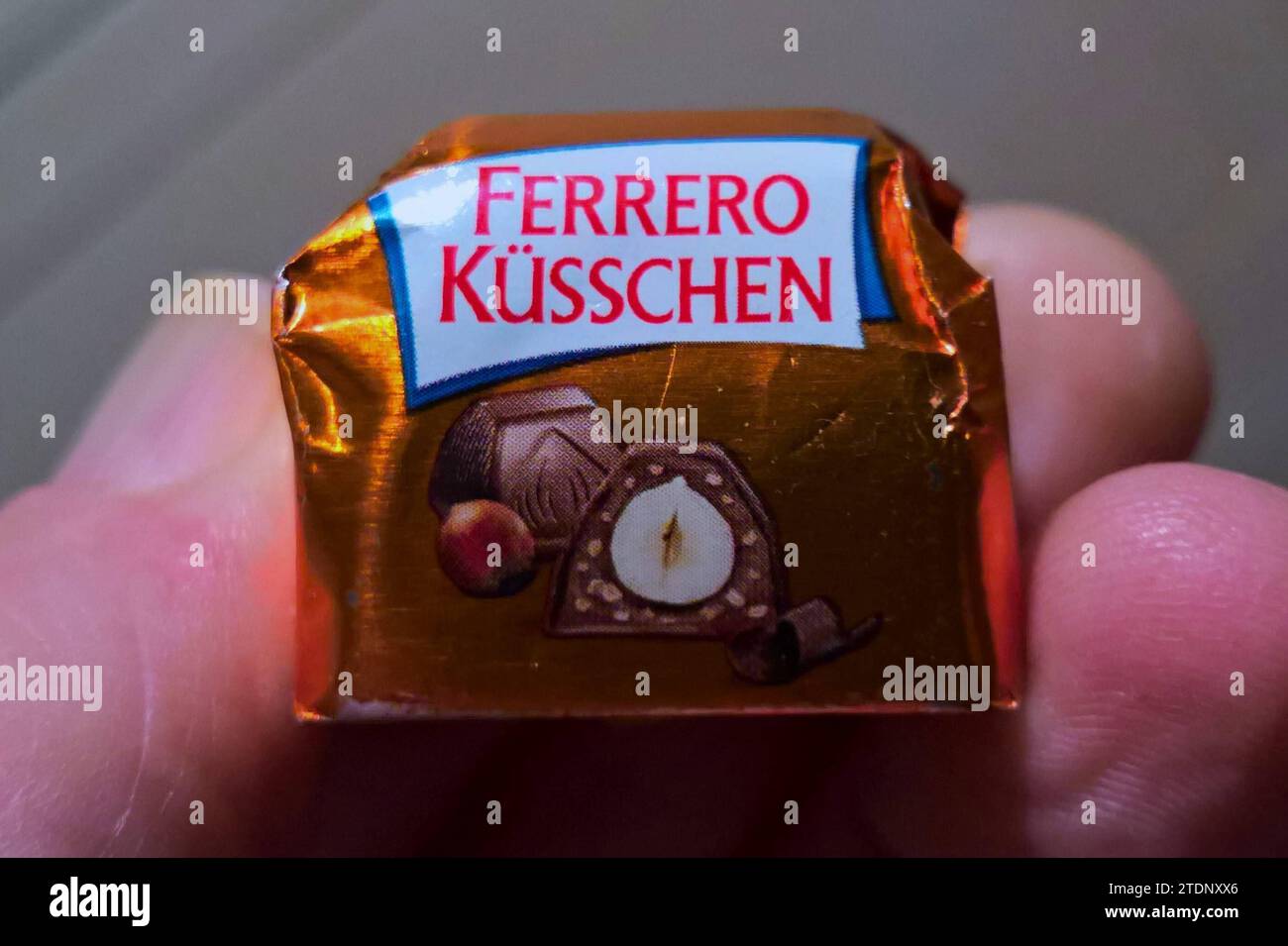 Ferrero kusschen hi-res stock photography and images - Alamy Ferrero kusschen hi-res stock photography and images - Alamy