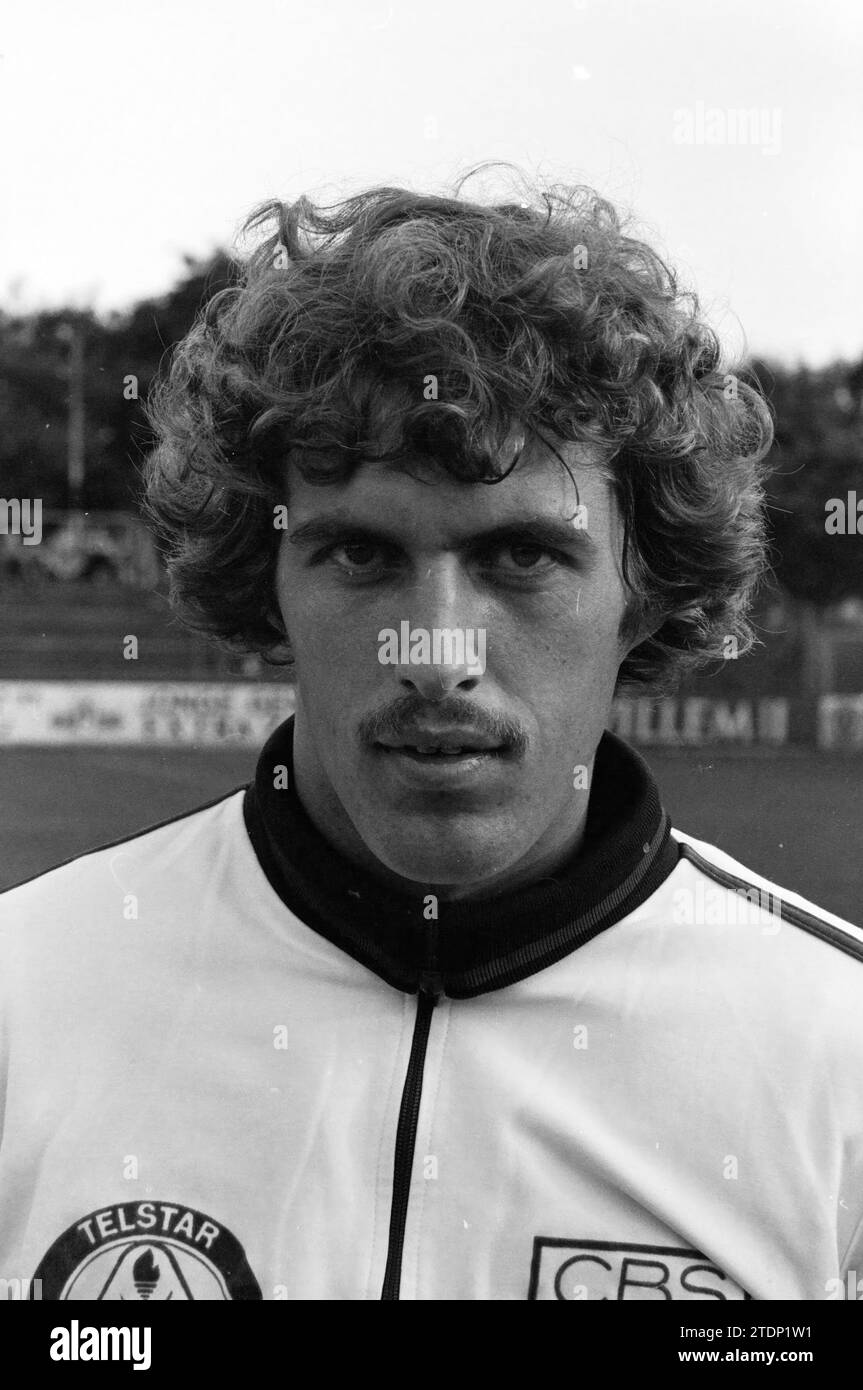 Portraits player telstar hi-res stock photography and images - Alamy