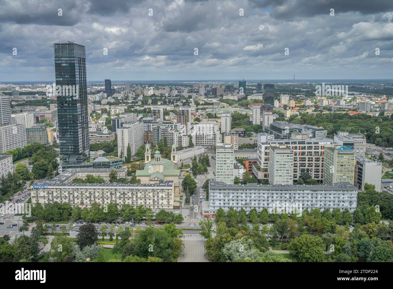 Wohngebiet nördlich der Swietokrzyska, vorne der Park Swietokrzyski, Warschau, Woiwodschaft Masowien, Polen Stock Photo