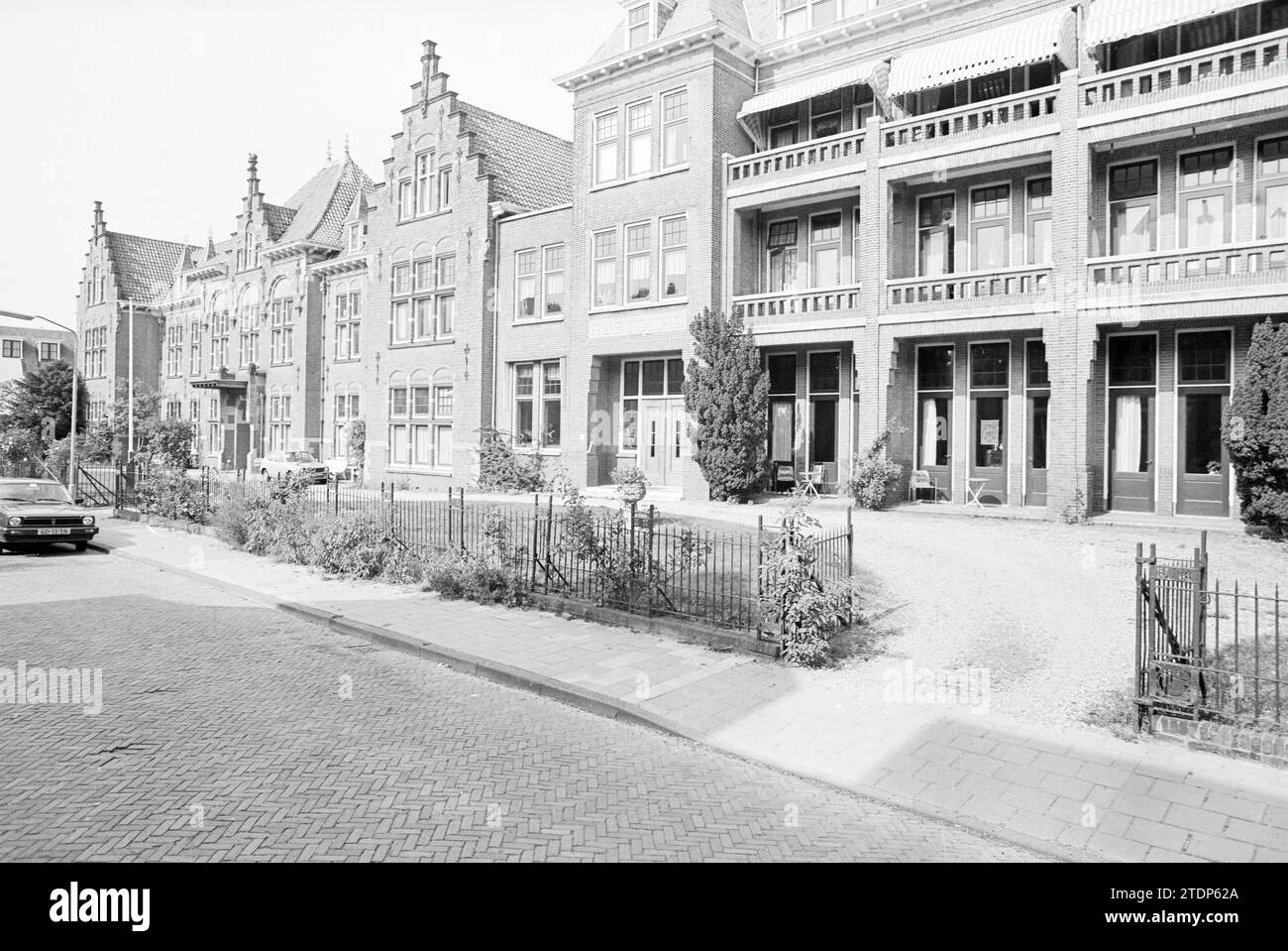 Ext. Luther's retirement home, Westerhoutpark, Exterior, Haarlem, Westerhoutpark, The Netherlands, 01-09-1980, Whizgle News from the Past, Tailored for the Future. Explore historical narratives, Dutch The Netherlands agency image with a modern perspective, bridging the gap between yesterday's events and tomorrow's insights. A timeless journey shaping the stories that shape our future Stock Photo