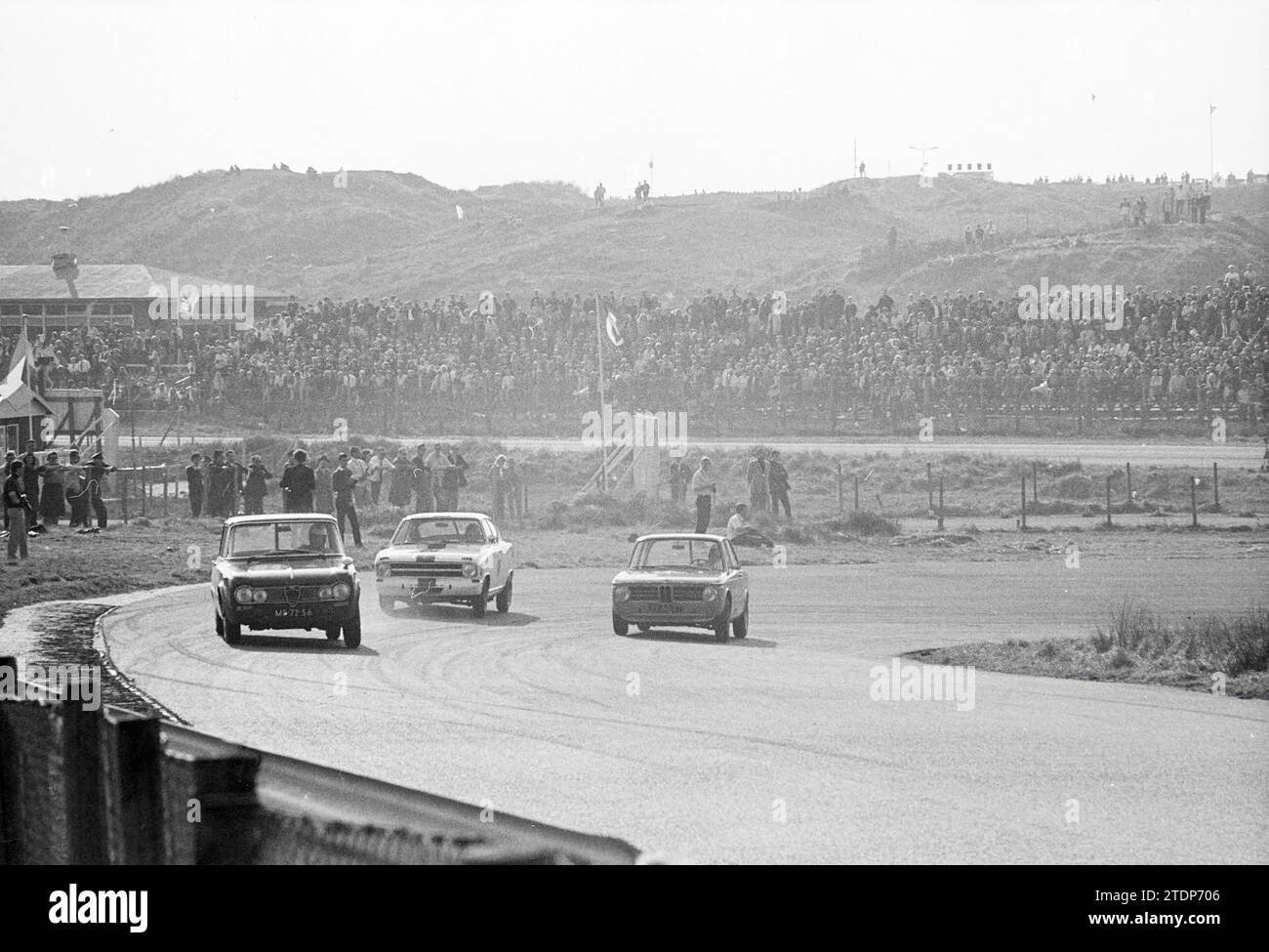 Car racing Circuit Zandvoort, Zandvoort, Whizgle News from the Past, Tailored for the Future. Explore historical narratives, Dutch The Netherlands agency image with a modern perspective, bridging the gap between yesterday's events and tomorrow's insights. A timeless journey shaping the stories that shape our future Stock Photo