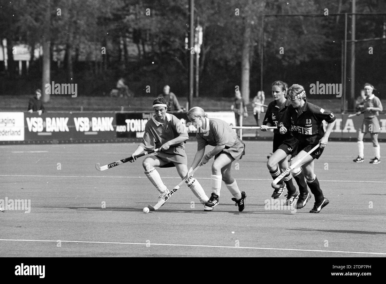 Hockey, Bloemendaal - HGC, 24-09-1994, Whizgle News from the Past, Tailored for the Future. Explore historical narratives, Dutch The Netherlands agency image with a modern perspective, bridging the gap between yesterday's events and tomorrow's insights. A timeless journey shaping the stories that shape our future Stock Photo