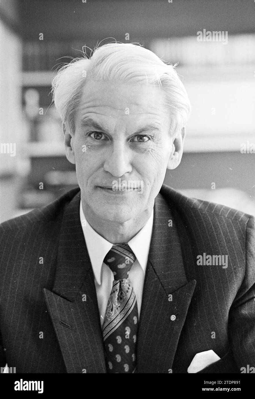 Portrait of Dr. v. Mansveld, EG, Doctors, 23-01-1978, Whizgle News from the Past, Tailored for the Future. Explore historical narratives, Dutch The Netherlands agency image with a modern perspective, bridging the gap between yesterday's events and tomorrow's insights. A timeless journey shaping the stories that shape our future Stock Photo