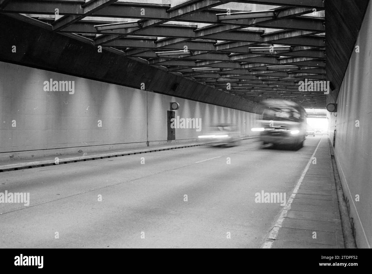 Report Velsertunnel, Report, Velsertunnel, 25-09-1967, Whizgle News from the Past, Tailored for the Future. Explore historical narratives, Dutch The Netherlands agency image with a modern perspective, bridging the gap between yesterday's events and tomorrow's insights. A timeless journey shaping the stories that shape our future Stock Photo