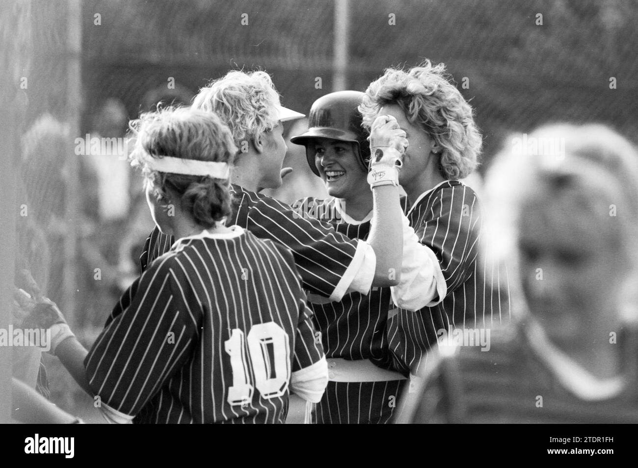 Softball: Terrasvogels - H.C.A.W., 04-08-1990, Whizgle News from the Past, Tailored for the Future. Explore historical narratives, Dutch The Netherlands agency image with a modern perspective, bridging the gap between yesterday's events and tomorrow's insights. A timeless journey shaping the stories that shape our future Stock Photo