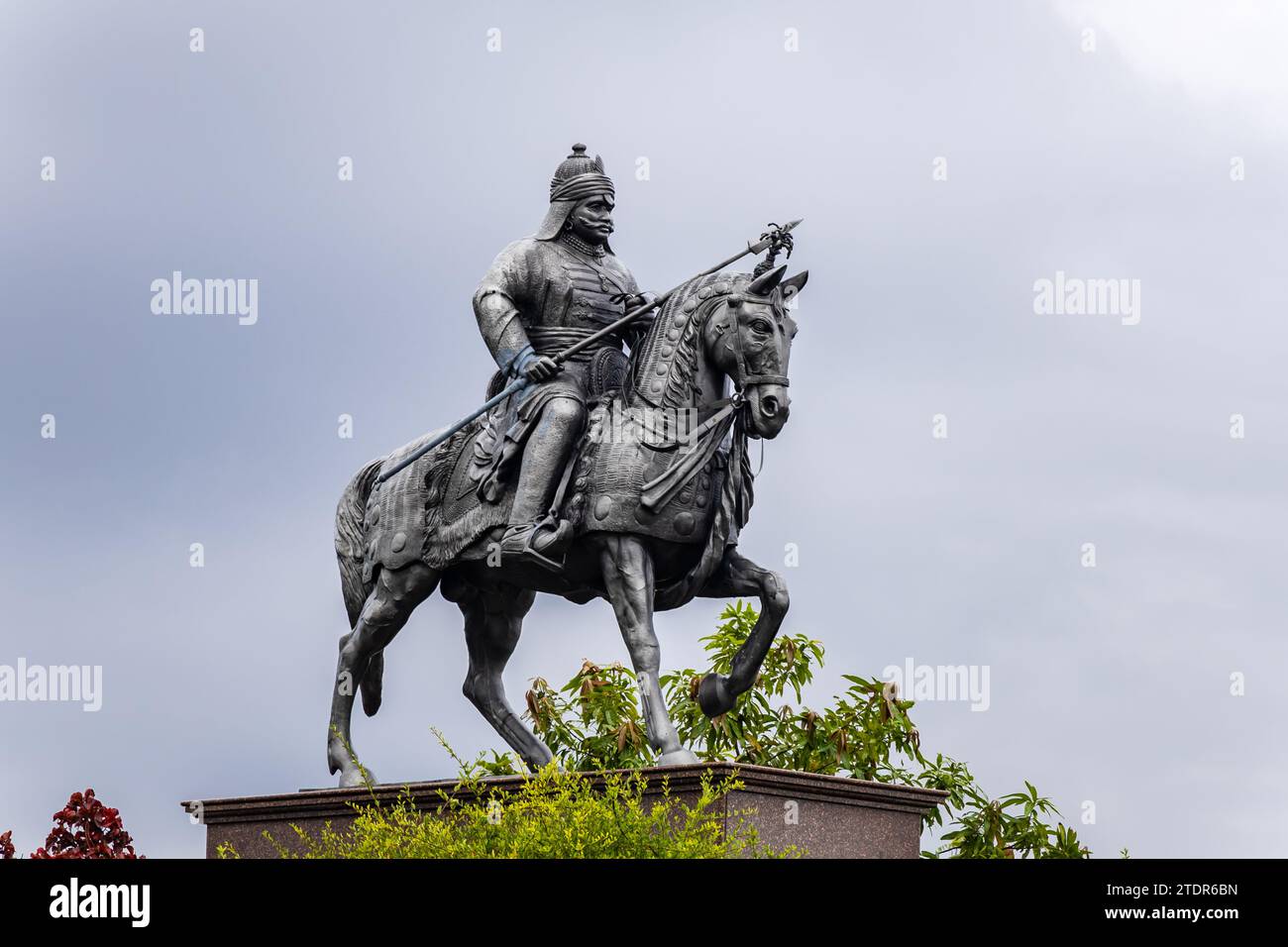 Indian warrior statue hi-res stock photography and images - Alamy