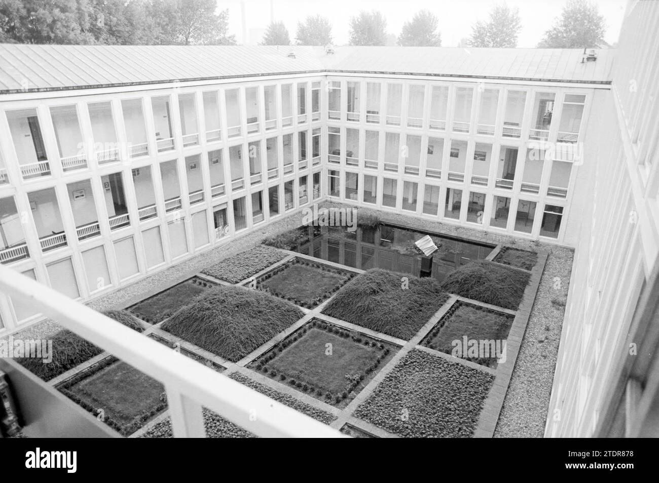 Inner garden of the town hall of Velsen in IJmuiden. The garden, like