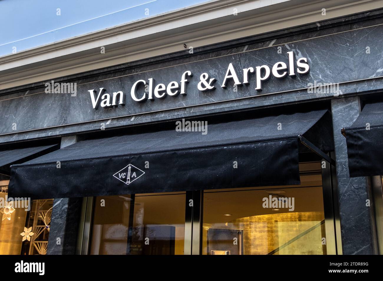 LONDON DECEMBER 14, 2023 Van Cleef & Arpels store on Bond Street, French luxury brand Stock