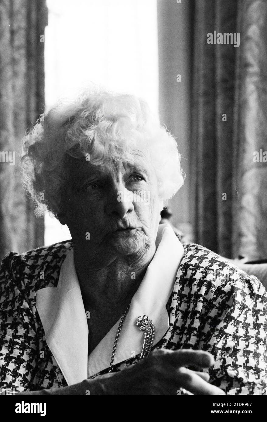Sister v.d. Hit, Haarlem, The Netherlands, 28-11-1994, Whizgle News from the Past, Tailored for the Future. Explore historical narratives, Dutch The Netherlands agency image with a modern perspective, bridging the gap between yesterday's events and tomorrow's insights. A timeless journey shaping the stories that shape our future Stock Photo