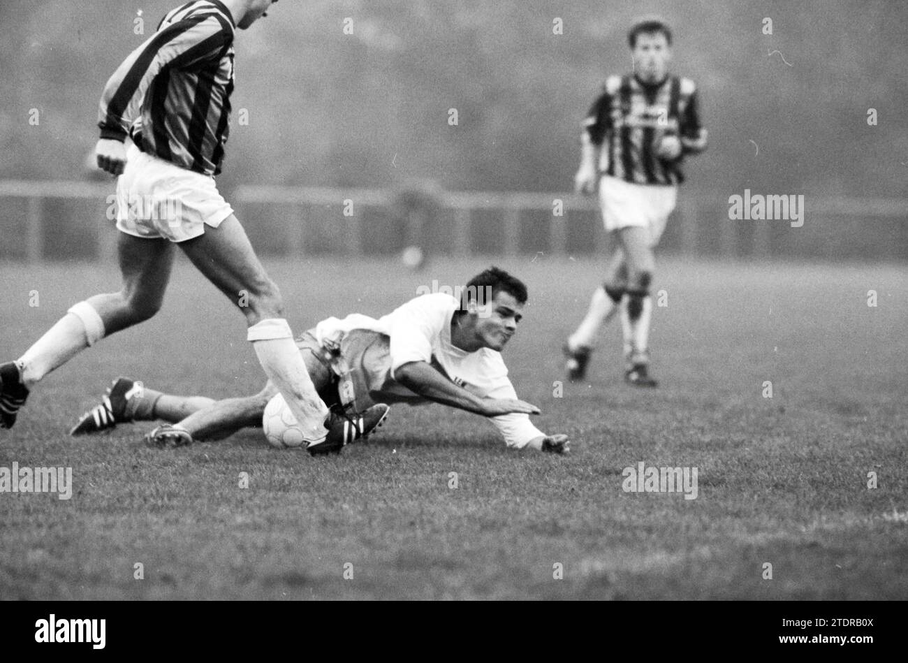 VEW - RCH, Football, 15-10-1988, Whizgle News from the Past, Tailored for the Future. Explore historical narratives, Dutch The Netherlands agency image with a modern perspective, bridging the gap between yesterday's events and tomorrow's insights. A timeless journey shaping the stories that shape our future Stock Photo