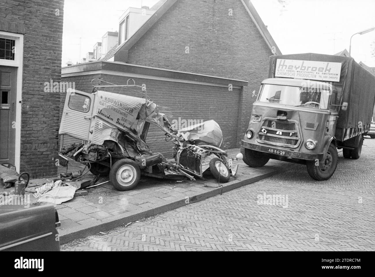 Car crashed., 00-05-1972, Whizgle News from the Past, Tailored for the Future. Explore historical narratives, Dutch The Netherlands agency image with a modern perspective, bridging the gap between yesterday's events and tomorrow's insights. A timeless journey shaping the stories that shape our future Stock Photo