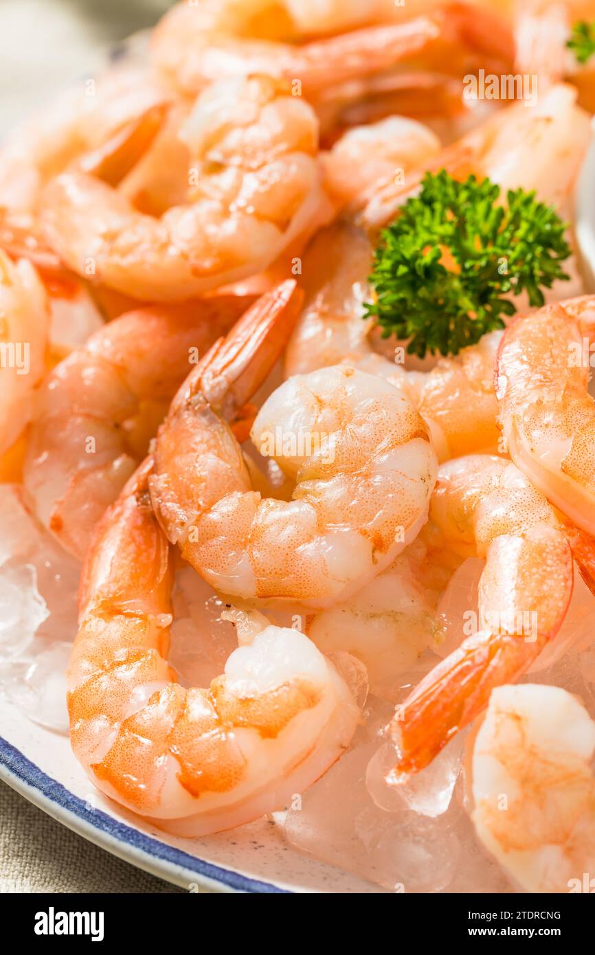 Shrimp with tail cooked hi-res stock photography and images - Alamy