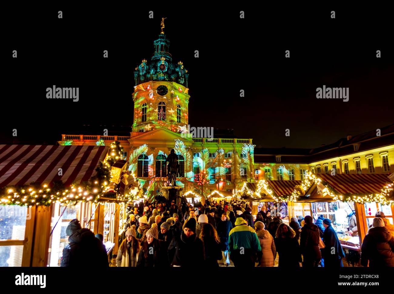 German Christmas market at Charlottenburg Palace, Berlin Stock Photo Alamy