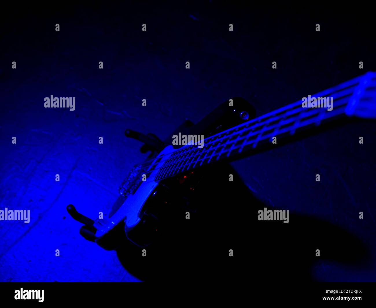 Fender p bass red hi-res stock photography and images - Alamy