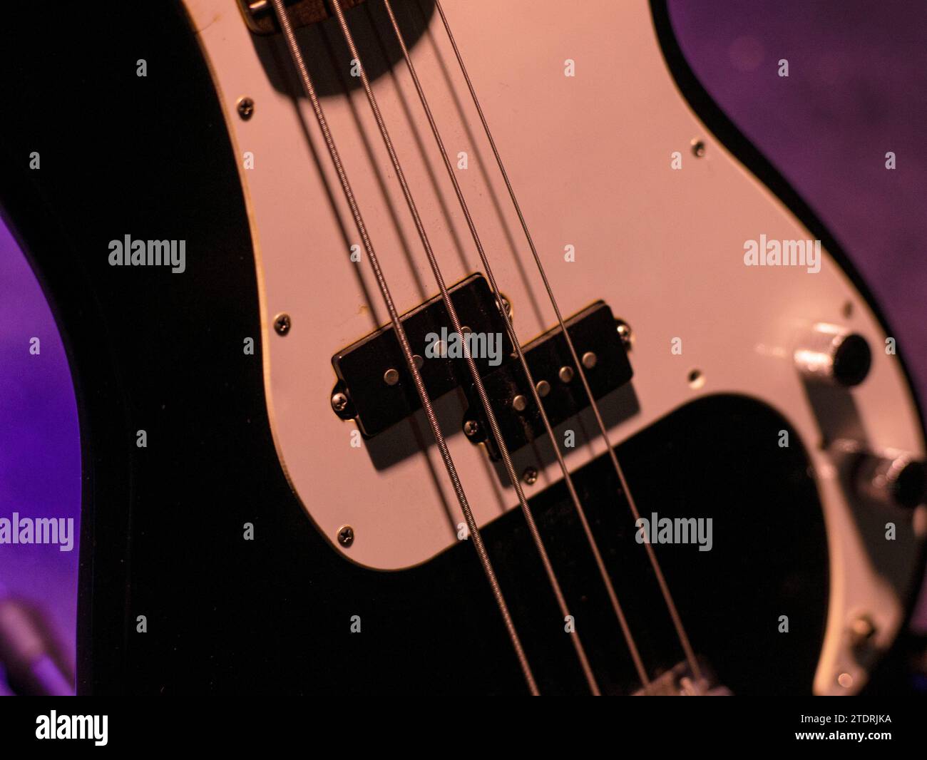 Fender p bass red hi-res stock photography and images - Alamy