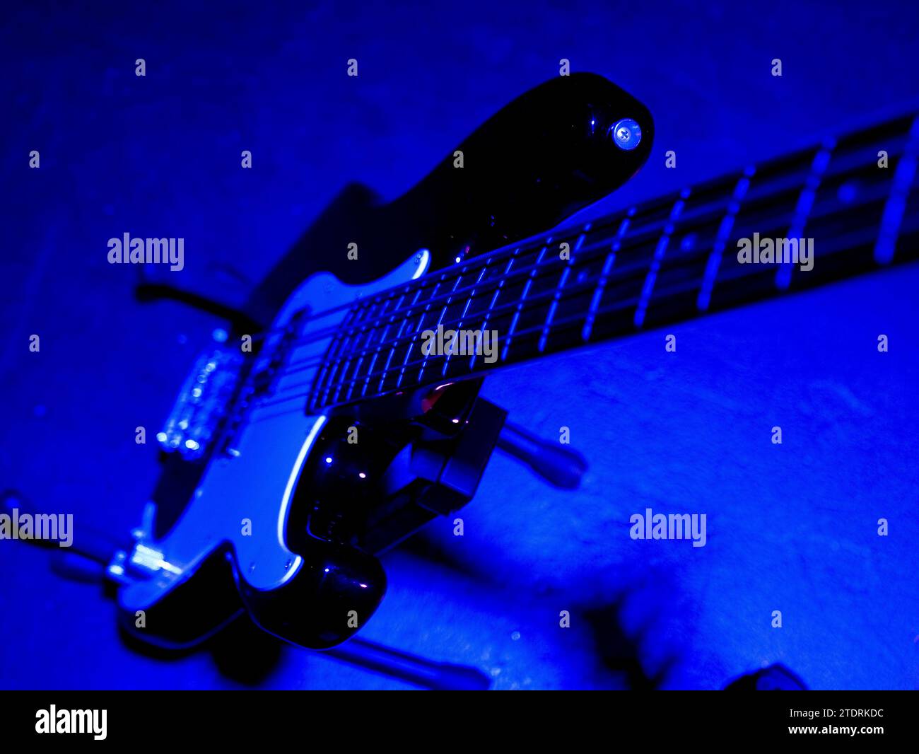 Fender p bass red hi-res stock photography and images - Alamy