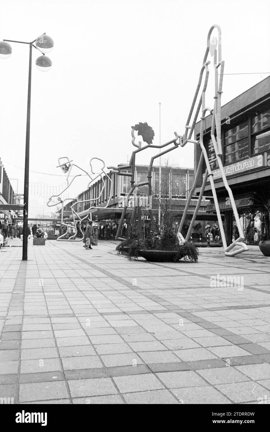 Visual art in public space in the center of Rotterdam, Lijnbaan area, Rotterdam, Whizgle News from the Past, Tailored for the Future. Explore historical narratives, Dutch The Netherlands agency image with a modern perspective, bridging the gap between yesterday's events and tomorrow's insights. A timeless journey shaping the stories that shape our future Stock Photo