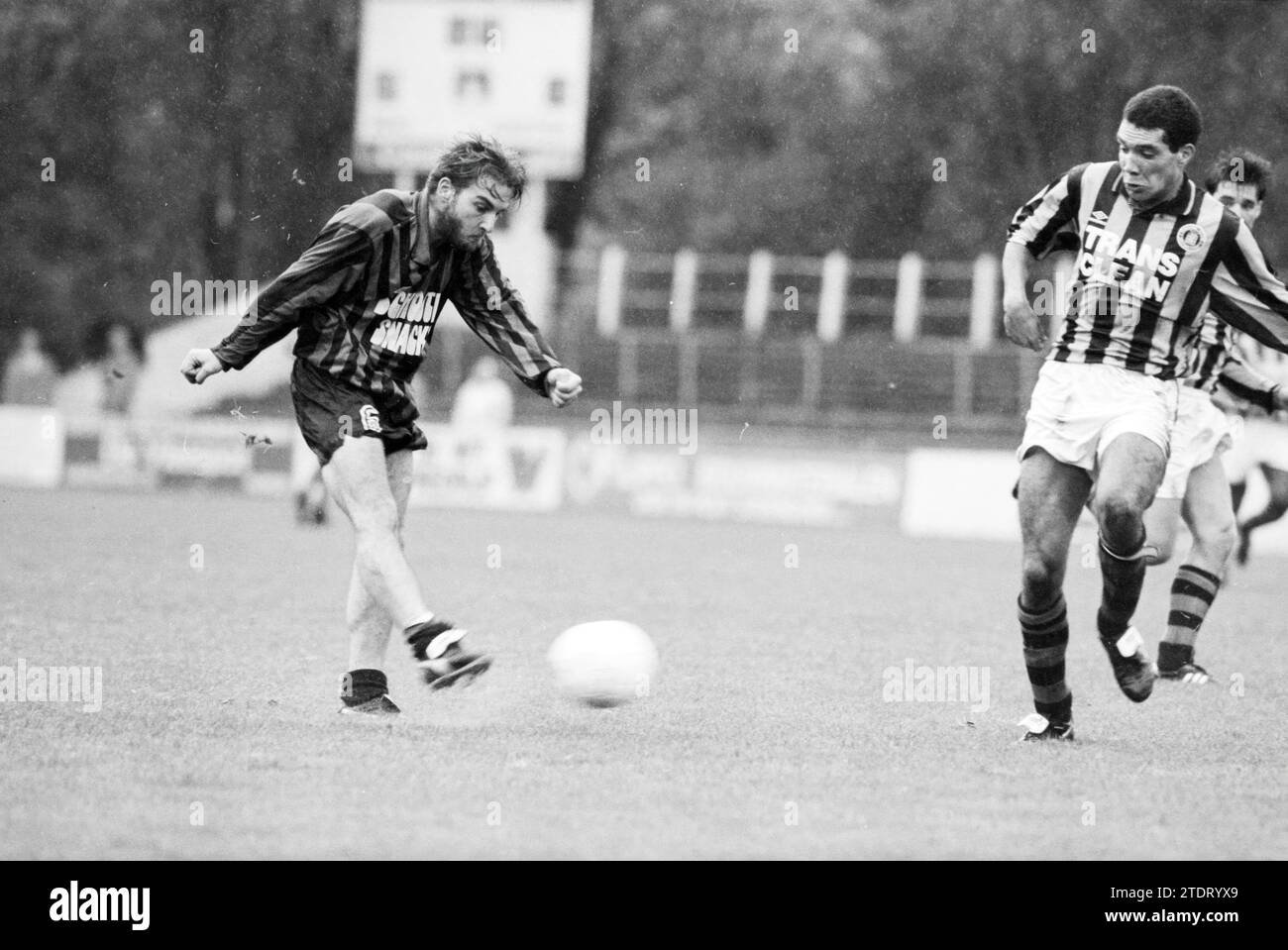 Football, EDO - RCH, 25-09-1993, Whizgle News from the Past, Tailored for the Future. Explore historical narratives, Dutch The Netherlands agency image with a modern perspective, bridging the gap between yesterday's events and tomorrow's insights. A timeless journey shaping the stories that shape our future Stock Photo