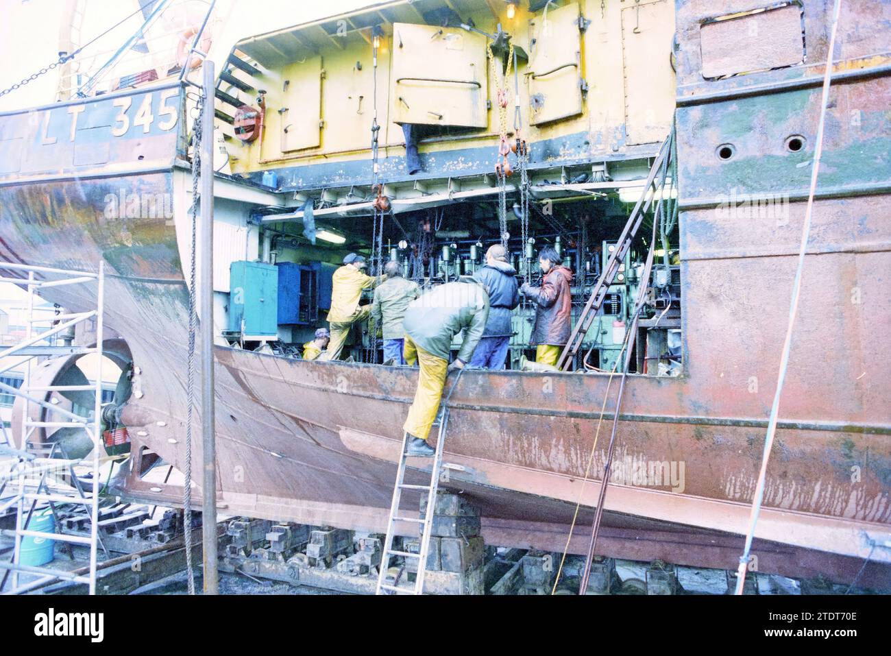 Vessel Ramp Motor Remove ramp motor hi-res stock photography and images - Alamy