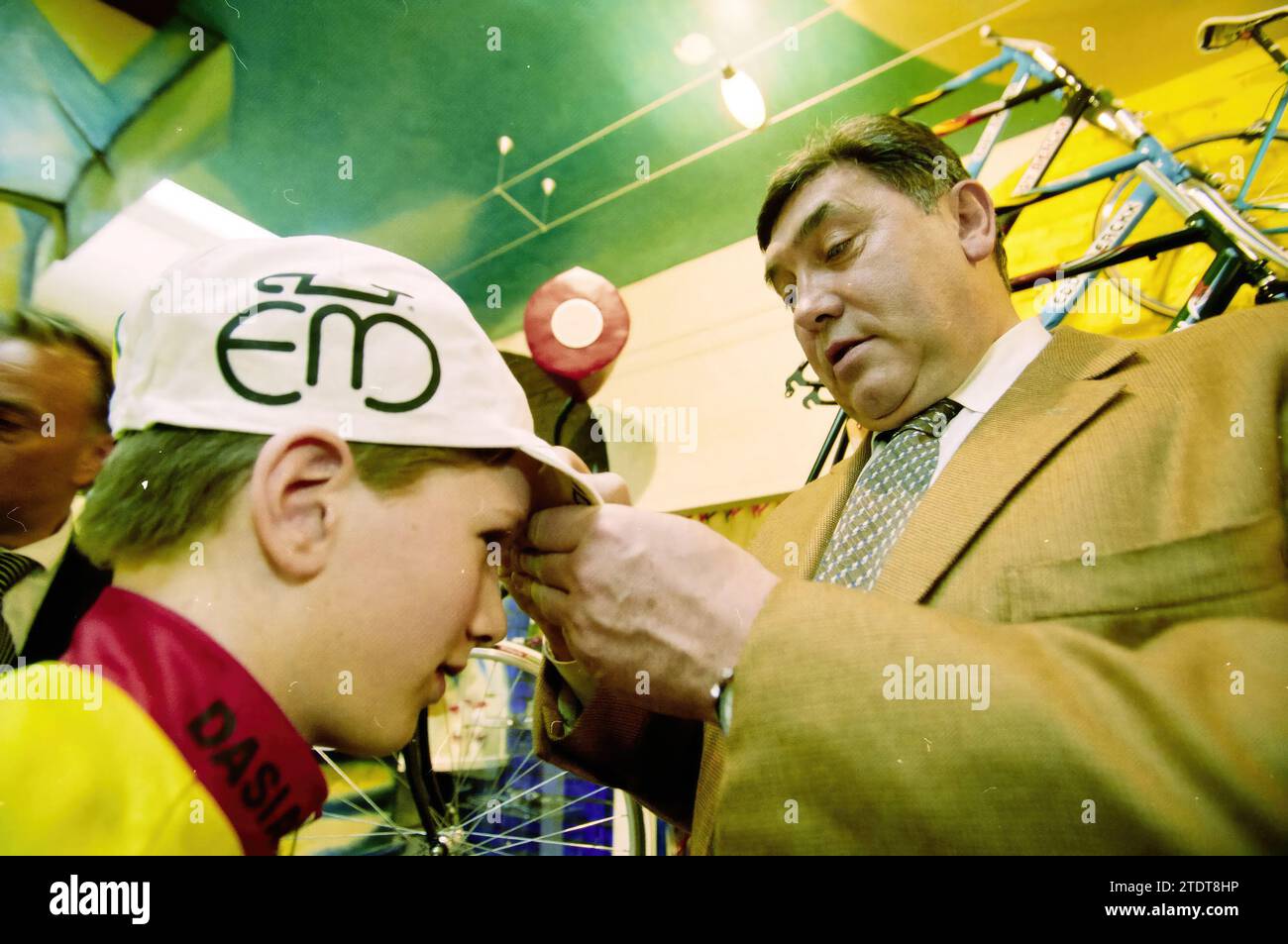 Eddy Merckx, Haarlem, The Netherlands, 04-04-2001, Whizgle News from the Past, Tailored for the Future. Explore historical narratives, Dutch The Netherlands agency image with a modern perspective, bridging the gap between yesterday's events and tomorrow's insights. A timeless journey shaping the stories that shape our future Stock Photo
