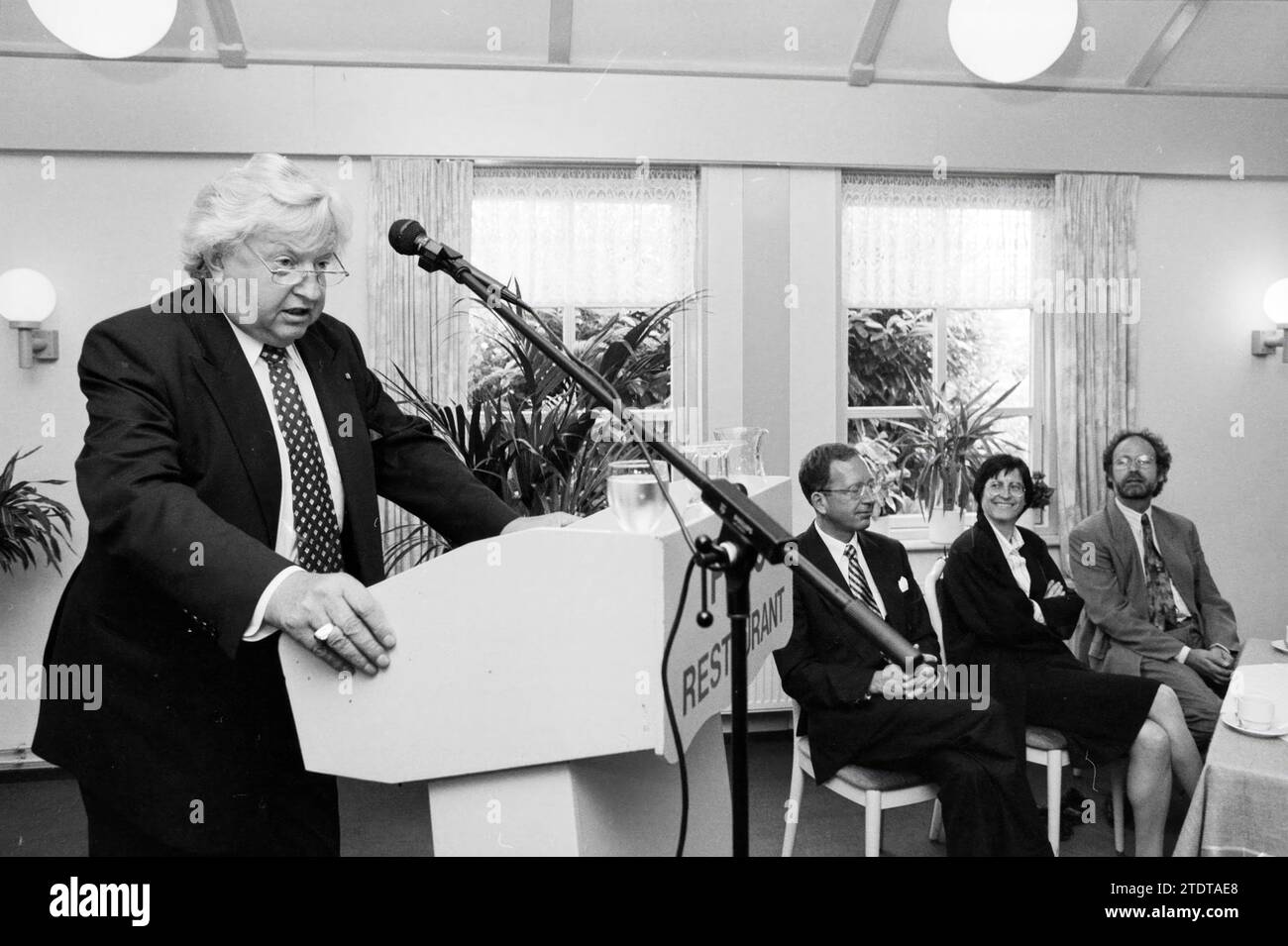 Water pump exercise, Hoorn station, Hoorn, 15061994, Whizgle News