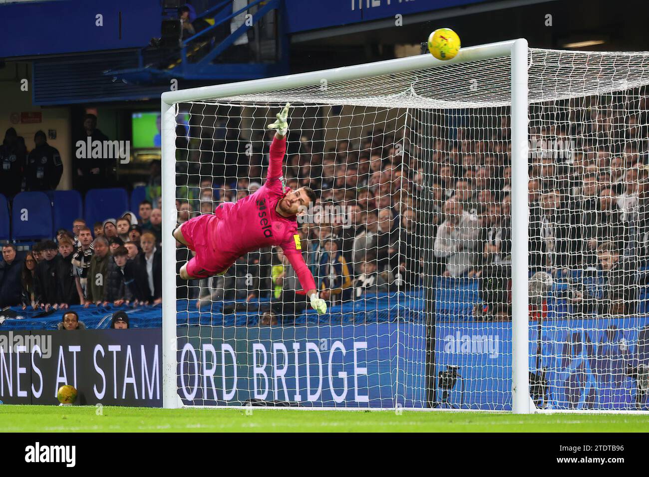 19th December 2023; Stamford Bridge, Chelsea, London, England: Carabao Cup Football, Chelsea versus Newcastle United; The shot from Conor Gallagher of Chelsea hits the cross bar with goalie D&#xfa;bravka beaten Stock Photo