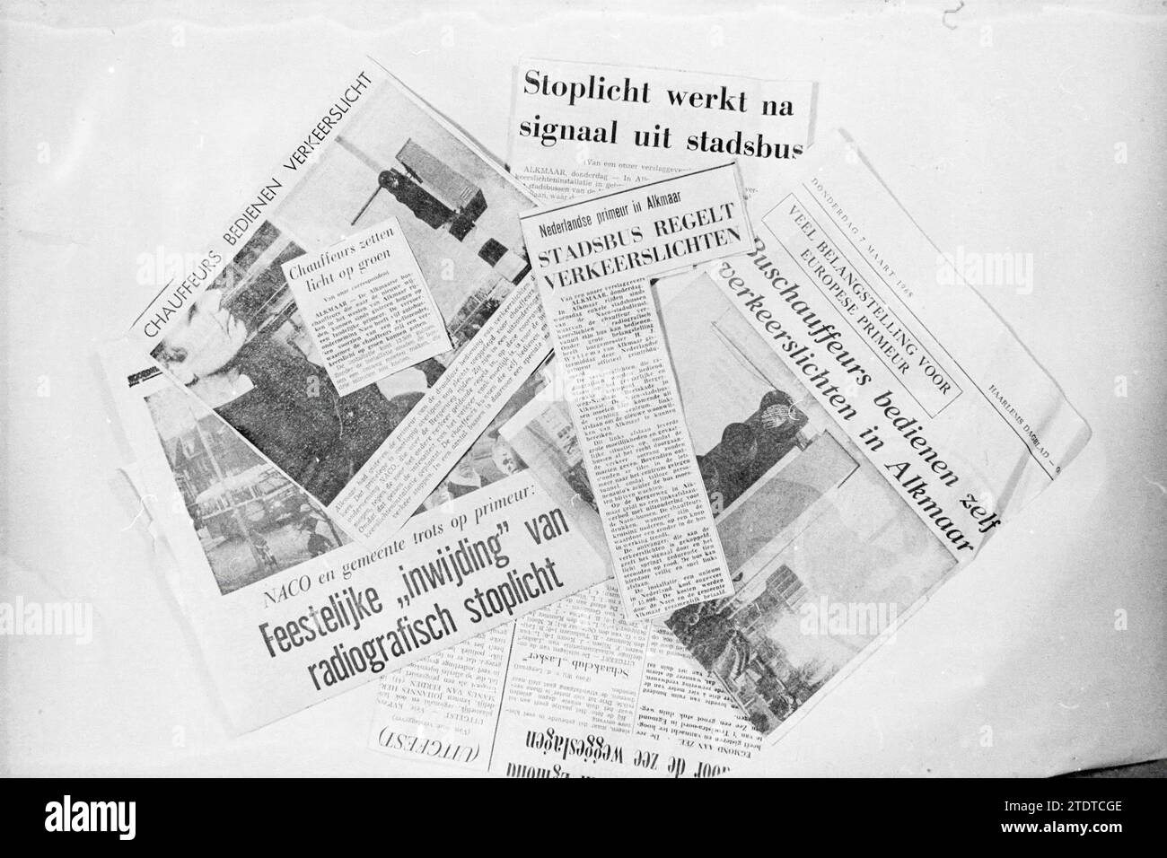 Newspaper clippings about signal from bus regulating traffic lights, 1968, Whizgle News from the Past, Tailored for the Future. Explore historical narratives, Dutch The Netherlands agency image with a modern perspective, bridging the gap between yesterday's events and tomorrow's insights. A timeless journey shaping the stories that shape our future Stock Photo