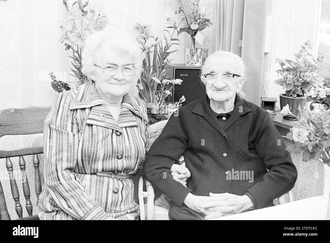 Mrs. van. Lions 103 years old, Centenarians, one hundred years, 19-05-1977, Whizgle News from the Past, Tailored for the Future. Explore historical narratives, Dutch The Netherlands agency image with a modern perspective, bridging the gap between yesterday's events and tomorrow's insights. A timeless journey shaping the stories that shape our future Stock Photo