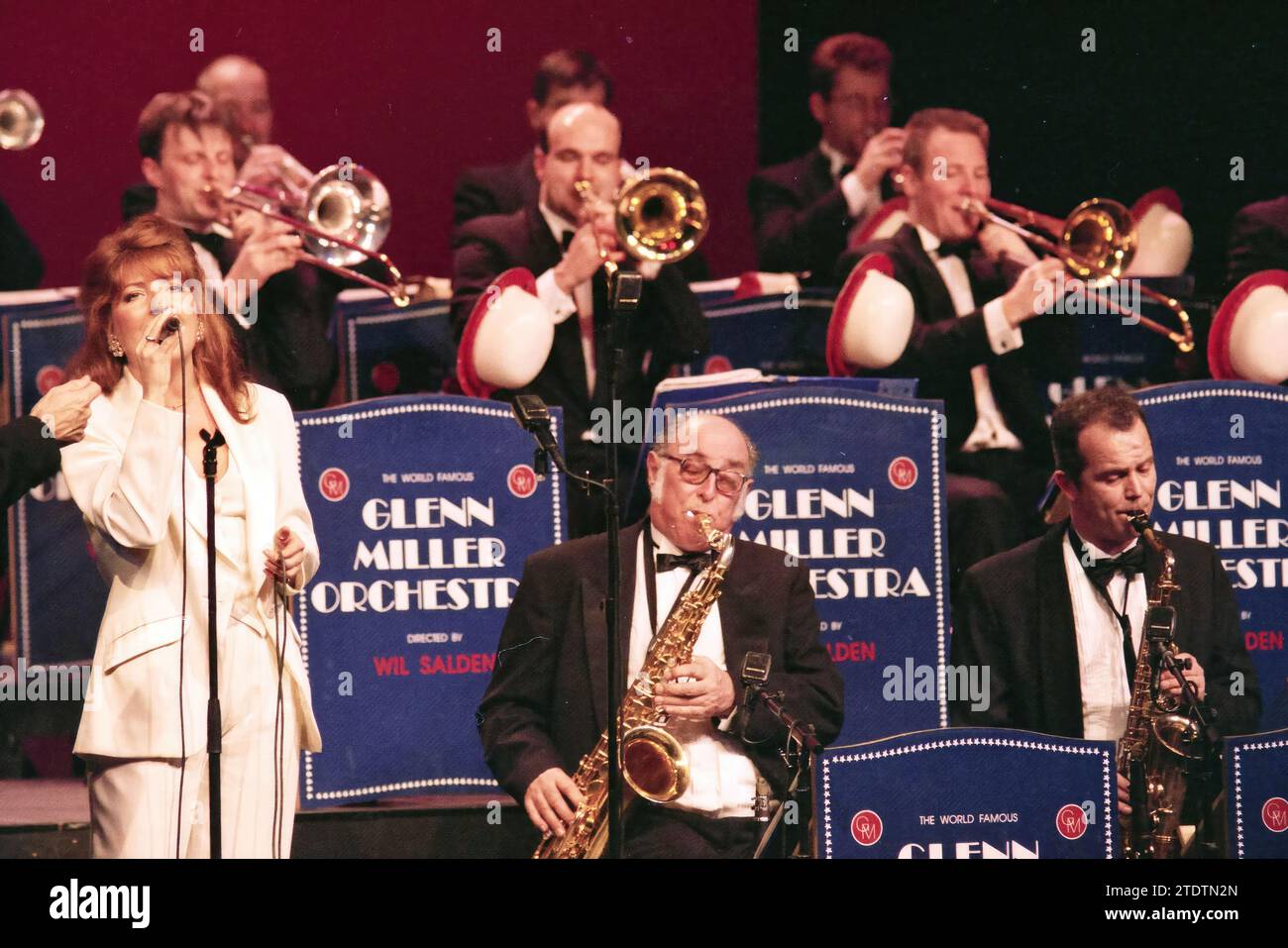 big band glenn miller in the mood