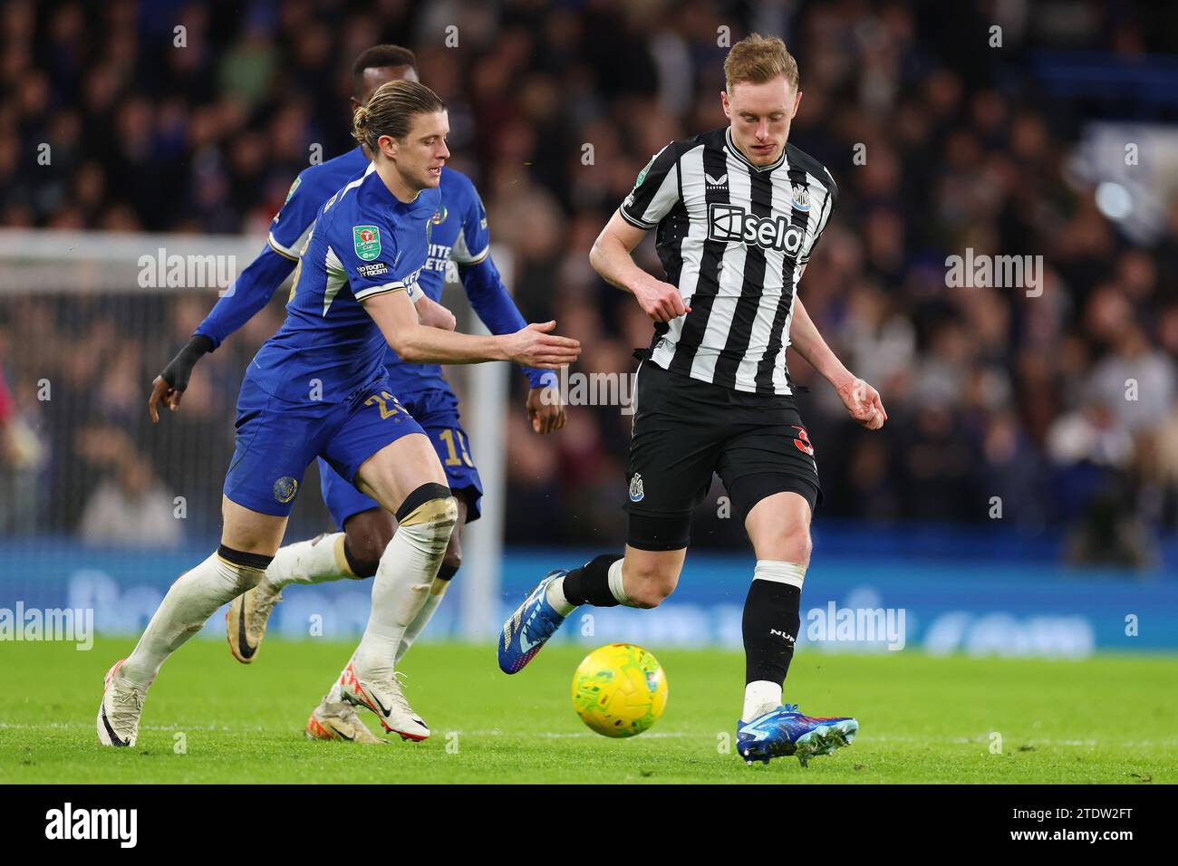 19th December 2023; Stamford Bridge, Chelsea, London, England: Carabao Cup Football, Chelsea versus Newcastle United; Sean Longstaff of Newcastle United takes on Conor Gallagher of Chelsea Stock Photo