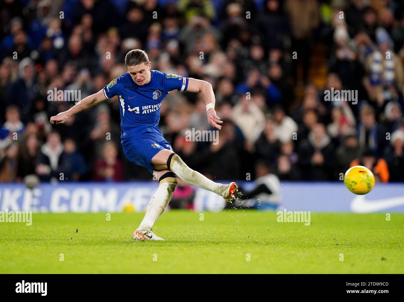 Chelsea's Conor Gallagher scores in the penalty shoot out during the Carabao Cup quarter final match at Stamford Bridge, London. Picture date: Tuesday December 19, 2023. Stock Photo