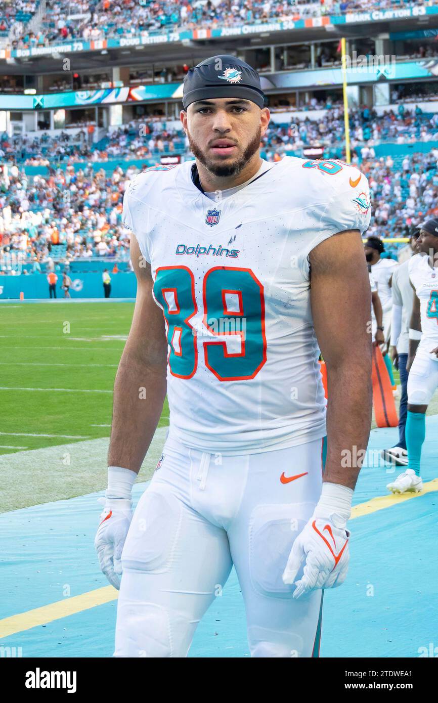 Miami Dolphins tight end Julian Hill (89) walks on the Miami Dolphins tight end Julian Hill (89) walks on the