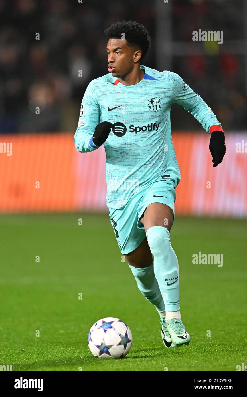 Antwerp Alejandro Balde Of Fc Barcelona During The Uefa Champions League Group H Match Between 