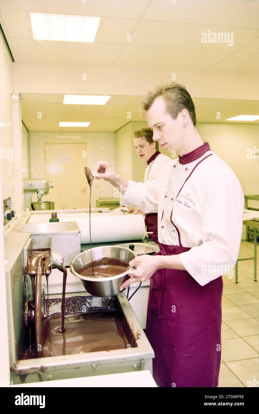 Arreslee, pastry chef Van Dam, 27111995, Whizgle News from the Past