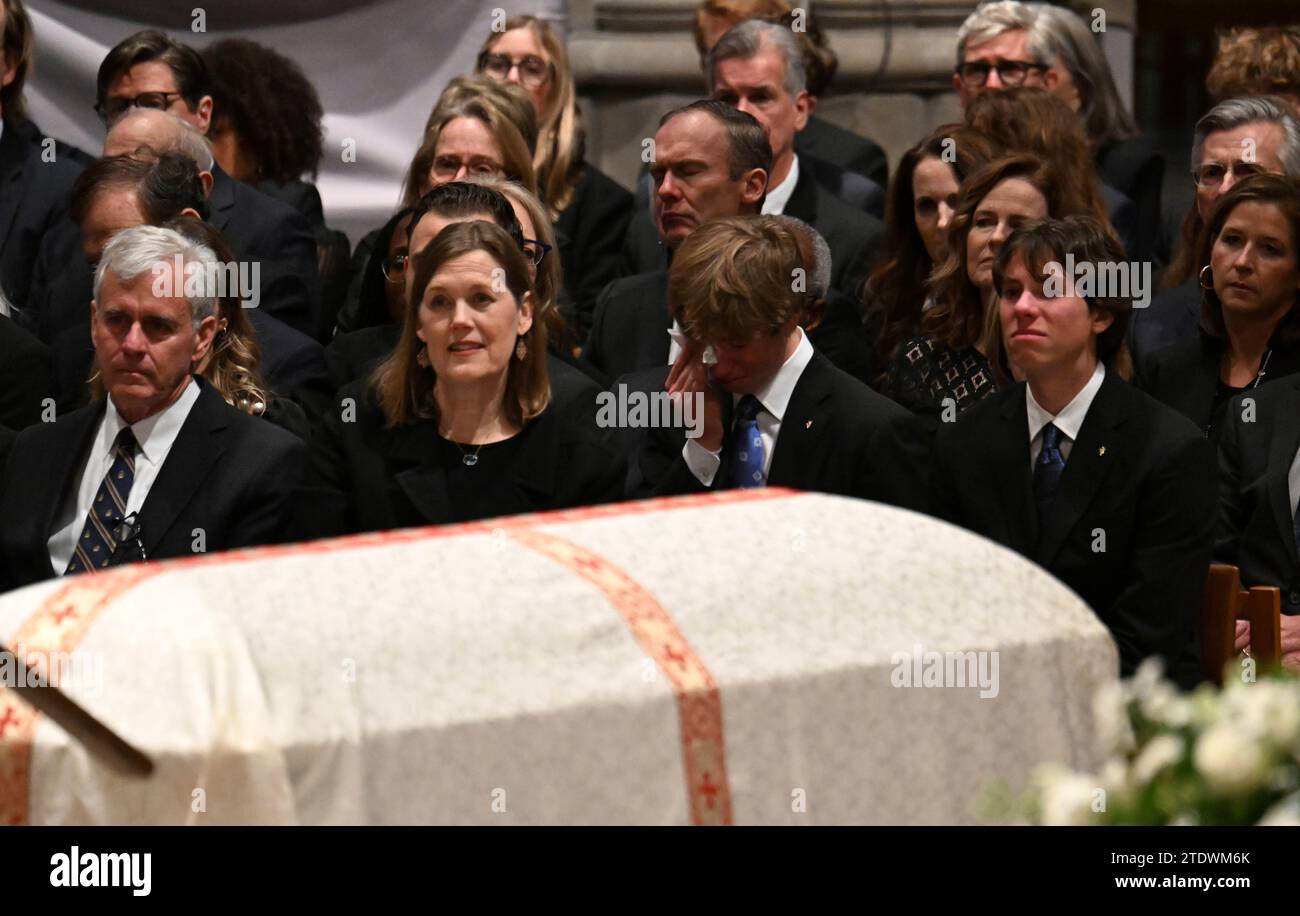 Washington, DC, US, December 19, 2023. Washington, DC. 19th Dec, 2023. The family of former Associate Justice of the Supreme Court Sandra Day O'Connor attend her memorial service at the National Cathedral in Washington, DC, on December 19, 2023. O'Connor, the first woman US Supreme Court justice, died on December 1, 2023 at 93 of complications related to advanced dementia and a respiratory illness. She served as one of the nine justices on the court until 2006 and wielded enormous influence as a crucial 'swing vote' in a court evenly divided between liberals and conservatives. Credit: Jim Wats Stock Photo