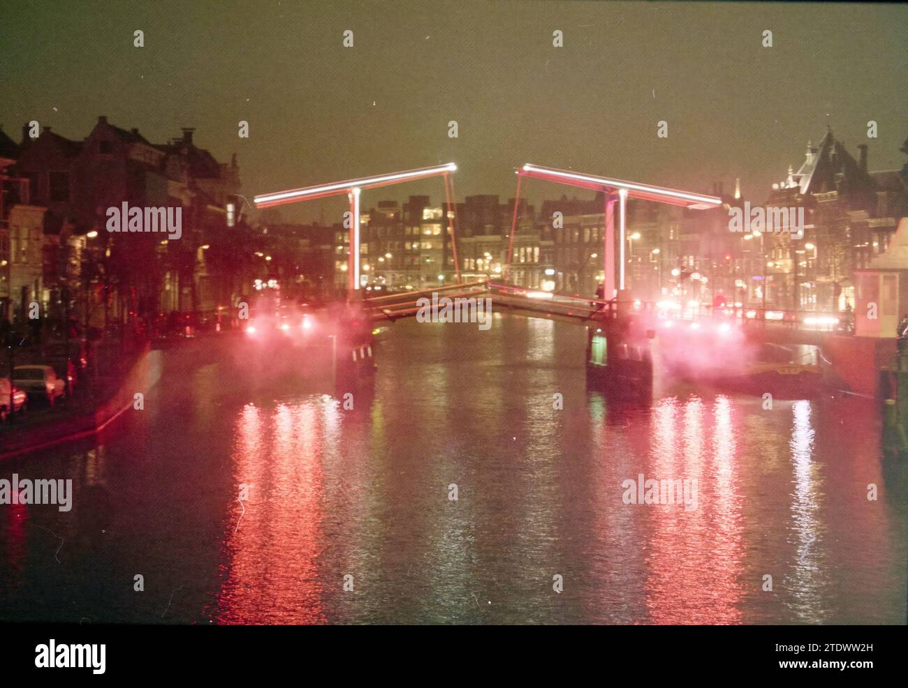 Lighting Gravesteen Bridge, H'lem, Haarlem, The Netherlands, 17-12-1998, Whizgle News from the Past, Tailored for the Future. Explore historical narratives, Dutch The Netherlands agency image with a modern perspective, bridging the gap between yesterday's events and tomorrow's insights. A timeless journey shaping the stories that shape our future Stock Photo