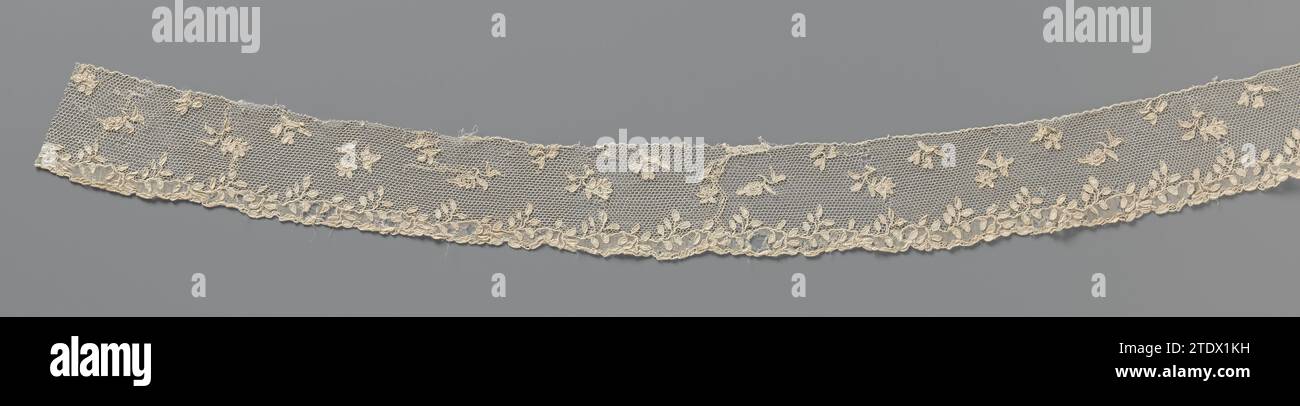 Strip of needle side with wavy brower, anonymous, c. 1770 - c. 1785 Strip of natural needle side: argent tank edge. Pattern with a wavy brower just along the bottom edge and above it a scattering motif with six different flower branches. Ground with hexagonal meshes that are closed with buttonholes. Browse rank with branches bending up and down with leaves. Under the rank a finer Maas soil, an alençon ground. Faintly scalloped picotrand on the bottom due to a change of leaves, whether or not from the browse rank, and small open ovals with Raderpicot in the center. The top is finished with a st Stock Photo